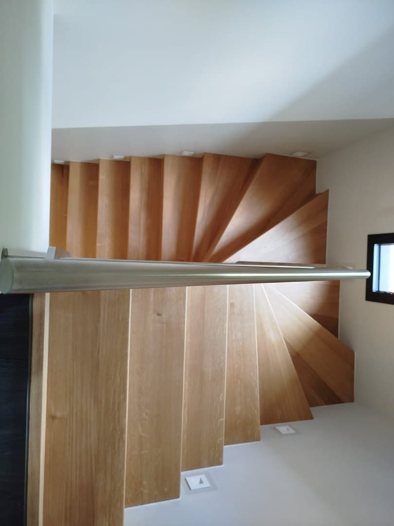 Habillage d'escalier en chêne